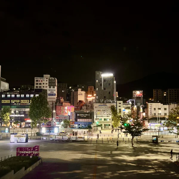 포레스트 레드존스튜디오 홈타이 대표 안내 이미지